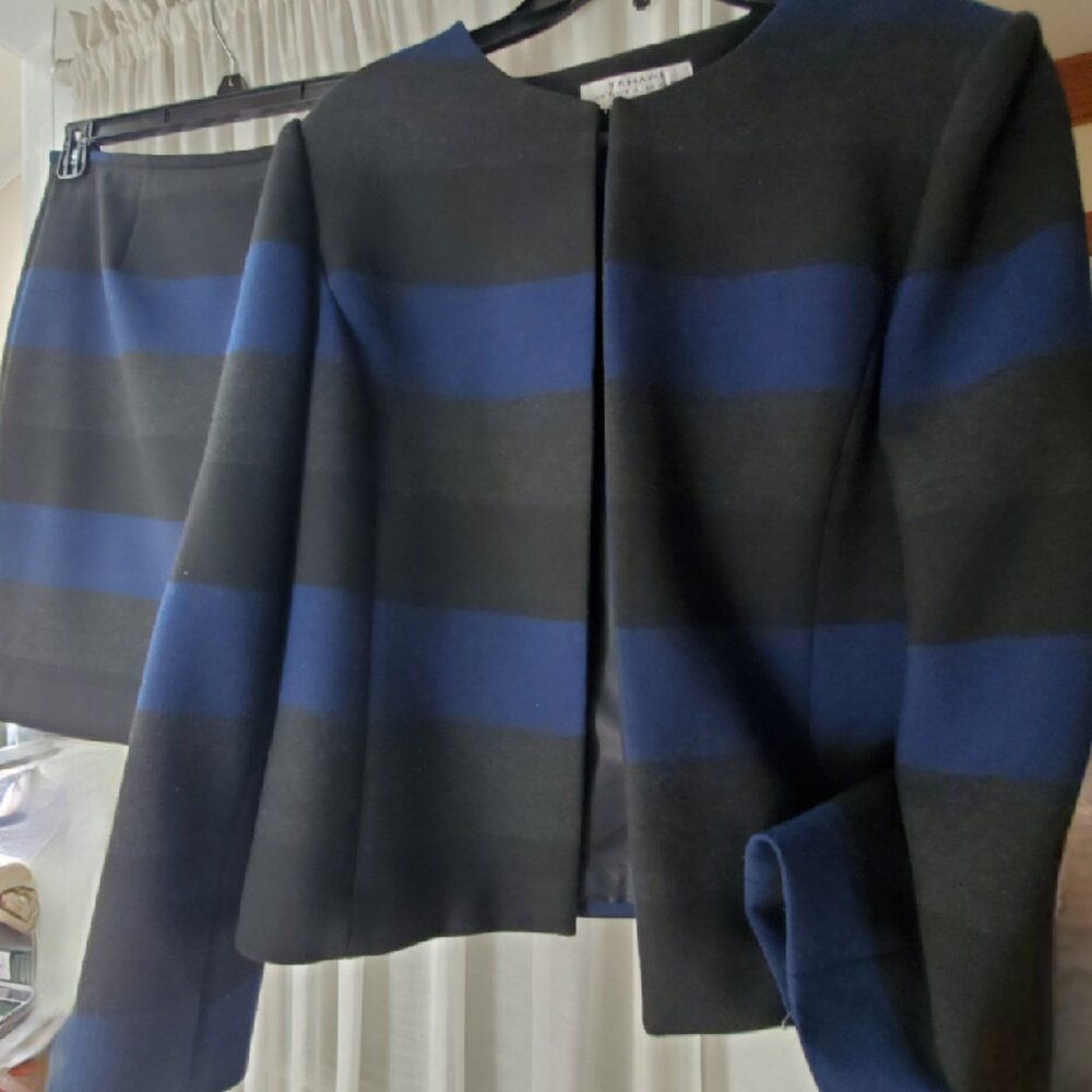 Tahari Arthur S. Levine 12 Petite Two-Piece Skirt Suit - Picture 10 of 11